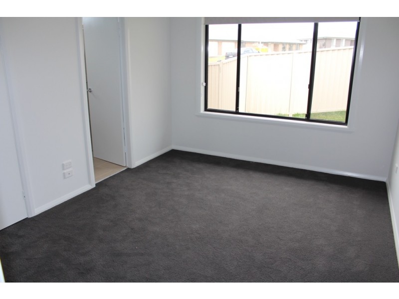 6 Jade Close, Bathurst NSW 2795