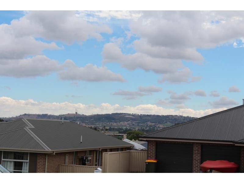 6 Jade Close, Bathurst NSW 2795