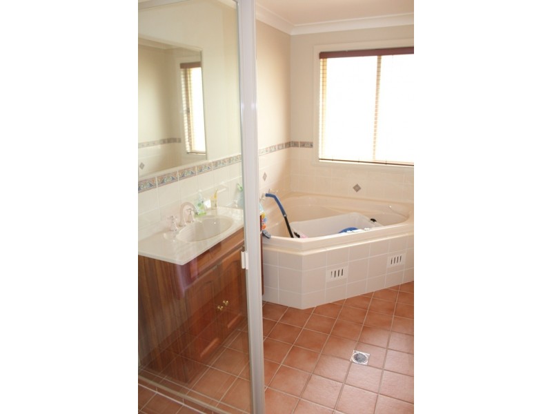 3 Blackman Court, Bathurst NSW 2795