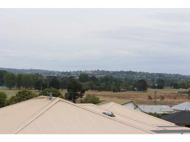 3 Blackman Court, Bathurst NSW 2795