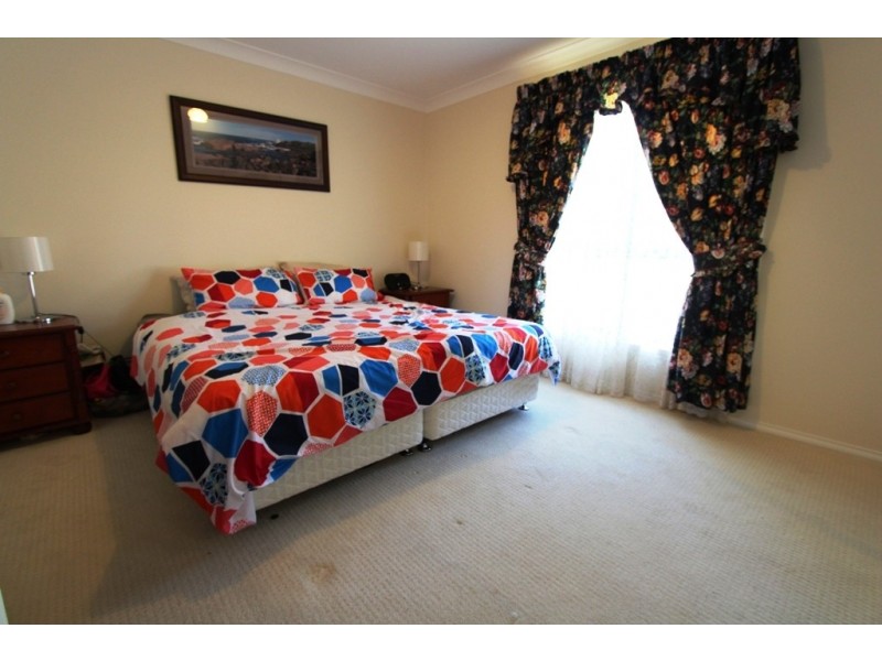 16 Weal Place, Windradyne NSW 2795