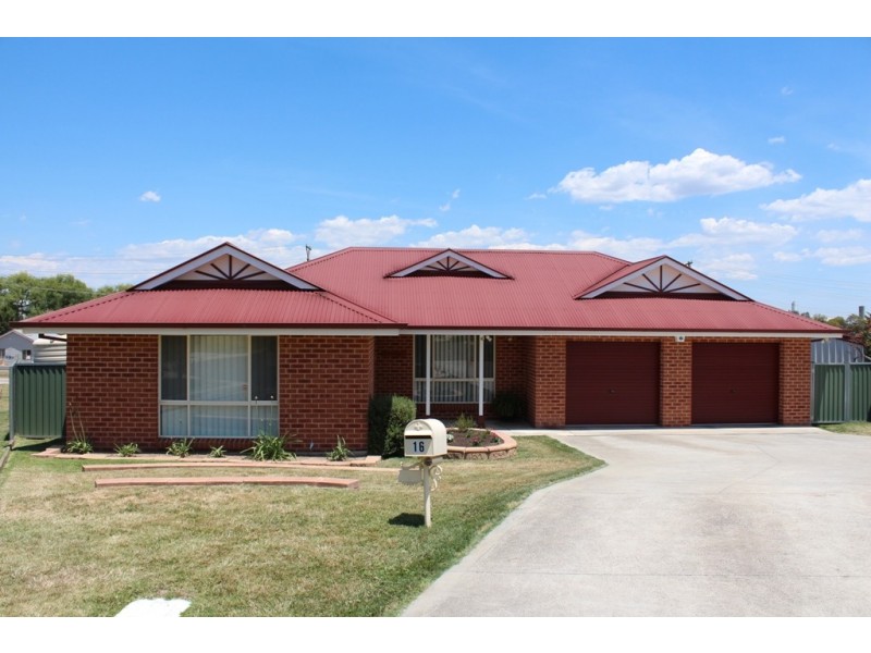 16 Spofforth Place, Bathurst NSW 2795