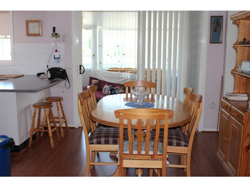 16 Spofforth Place, Bathurst NSW 2795