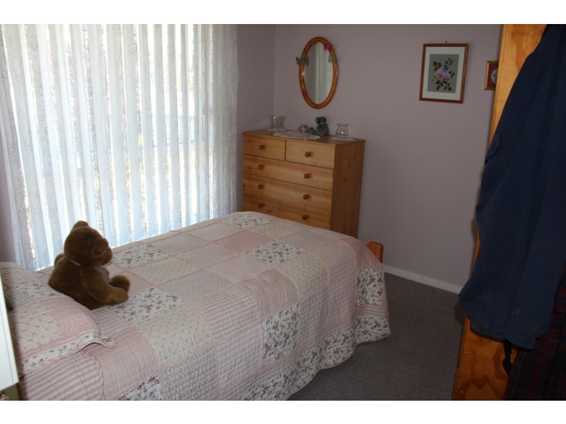 16 Spofforth Place, Bathurst NSW 2795