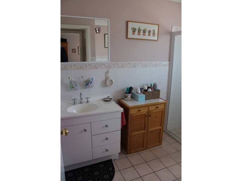 16 Spofforth Place, Bathurst NSW 2795