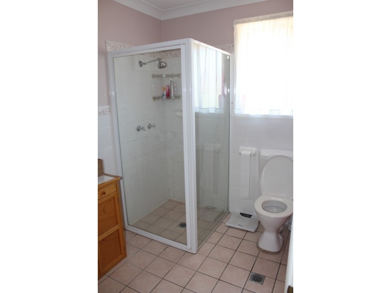 16 Spofforth Place, Bathurst NSW 2795