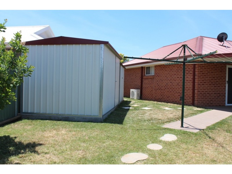 16 Spofforth Place, Bathurst NSW 2795
