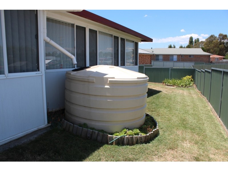 16 Spofforth Place, Bathurst NSW 2795