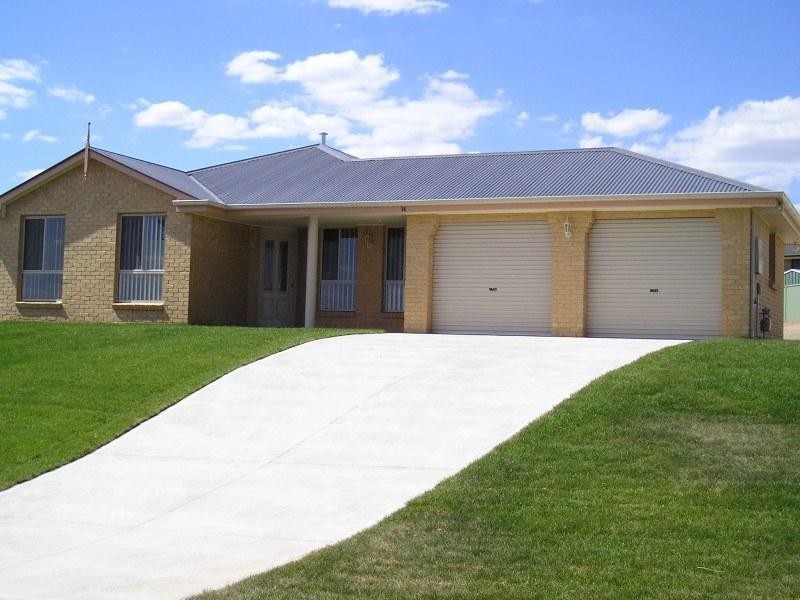14 Willow Drive, Bathurst NSW 2795