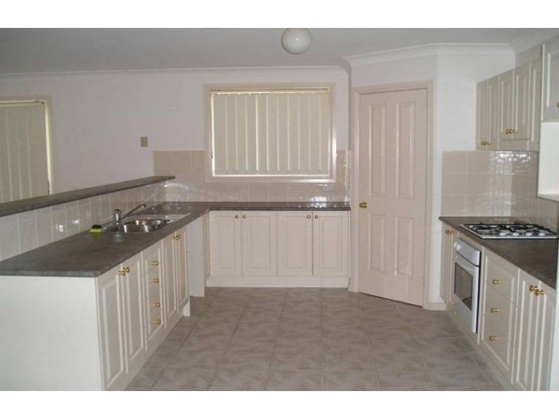 14 Willow Drive, Bathurst NSW 2795