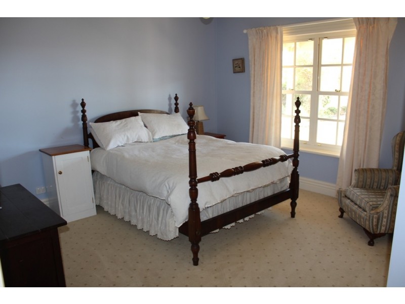 77 Marion Close, Bathurst NSW 2795