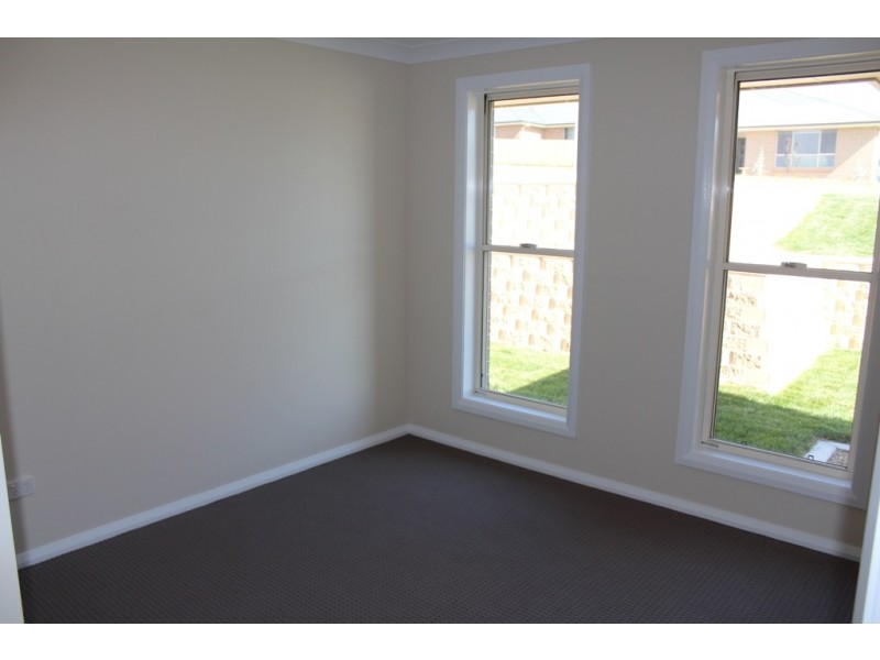 55 Swanbrooke Street, Bathurst NSW 2795