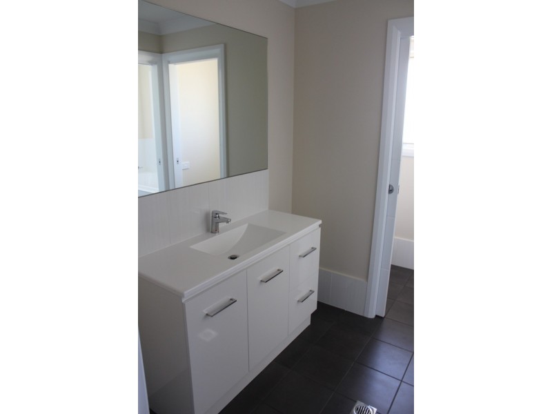 55 Swanbrooke Street, Bathurst NSW 2795
