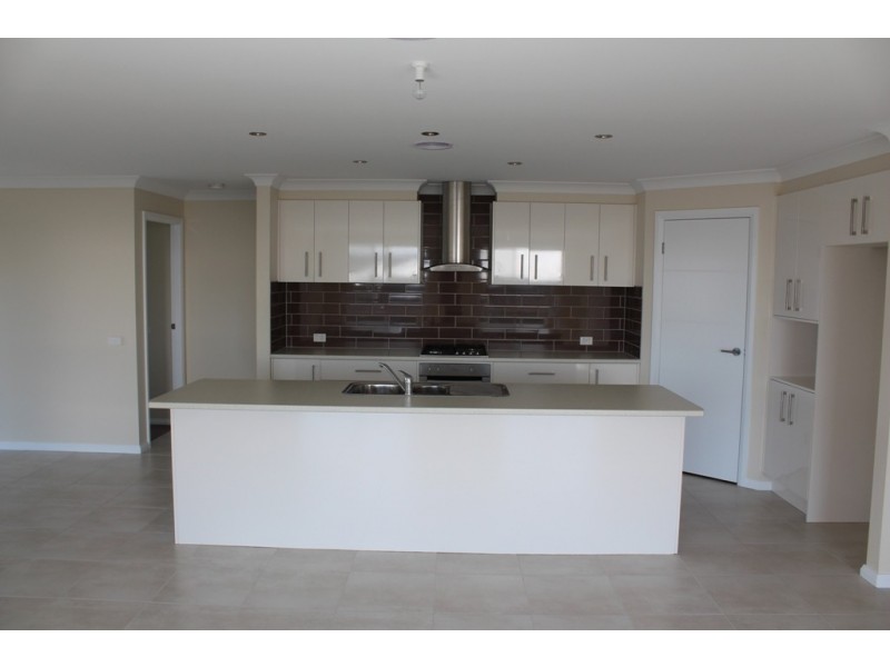 55 Swanbrooke Street, Bathurst NSW 2795