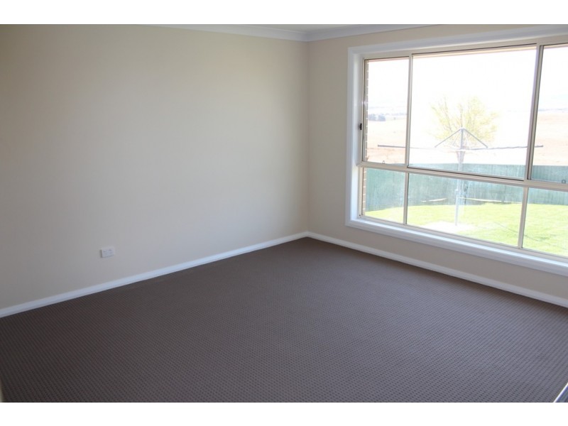 55 Swanbrooke Street, Bathurst NSW 2795