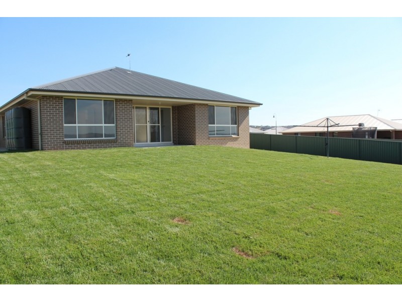 55 Swanbrooke Street, Bathurst NSW 2795