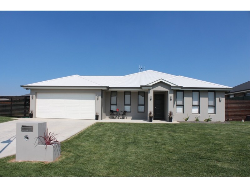 50 Westbourne Avenue, Bathurst NSW 2795