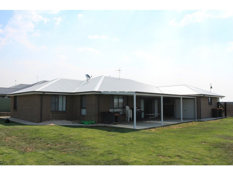 50 Westbourne Avenue, Bathurst NSW 2795