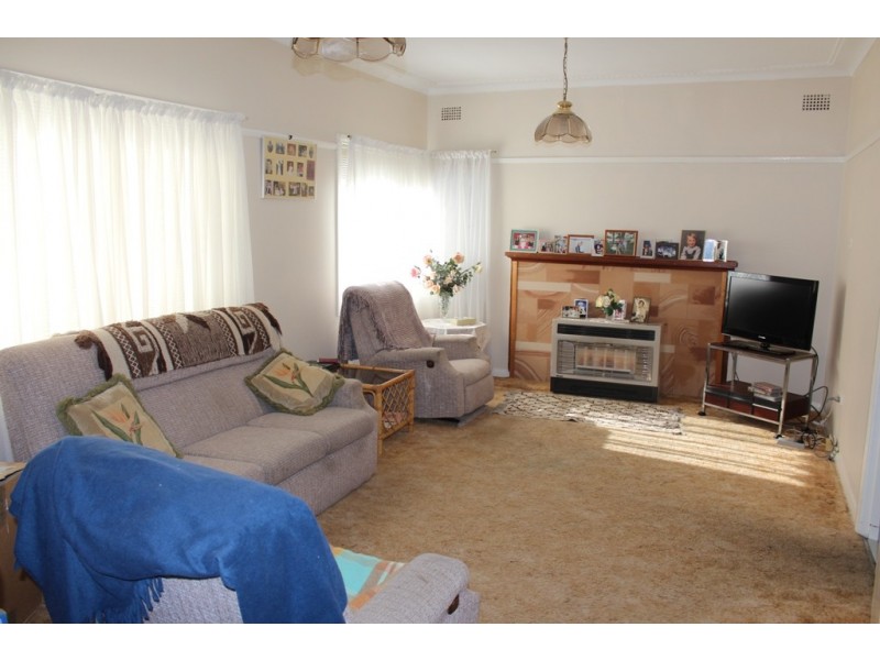 8 Daly Street, West Bathurst NSW 2795
