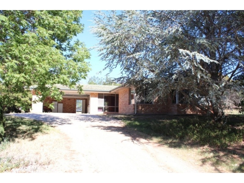 43 Rayburn Drive, Bathurst NSW 2795