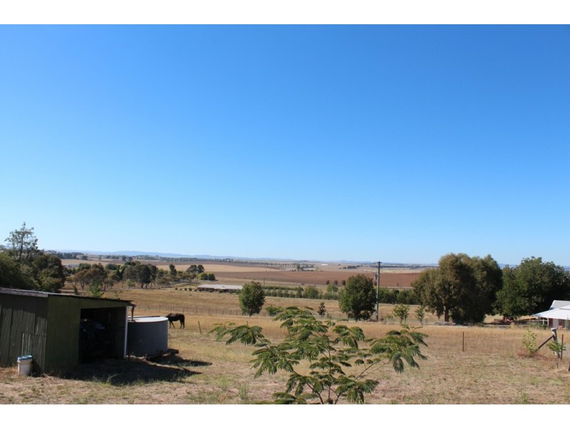 43 Rayburn Drive, Bathurst NSW 2795