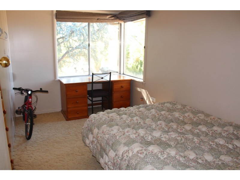 43 Rayburn Drive, Bathurst NSW 2795