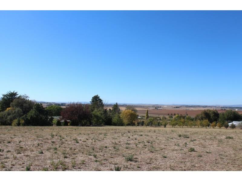 43 Rayburn Drive, Bathurst NSW 2795