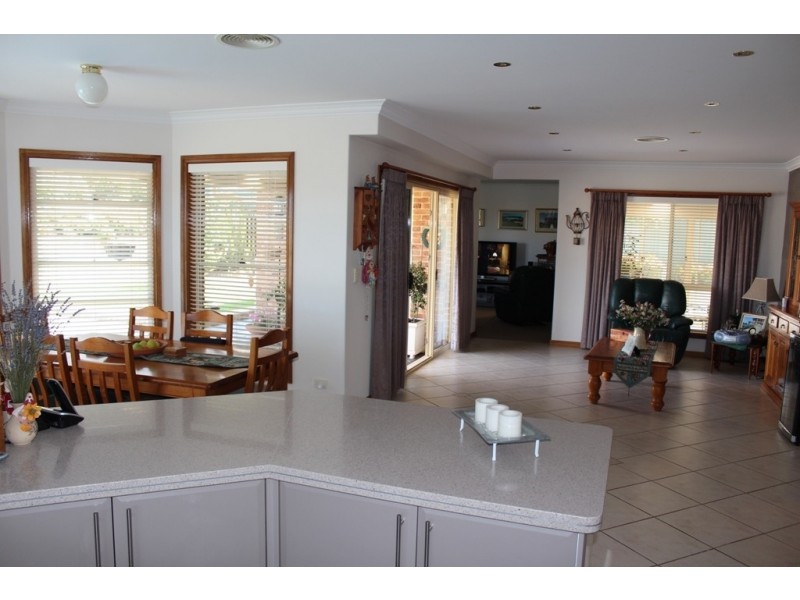 17 Colonial Circuit, Kelso NSW 2795
