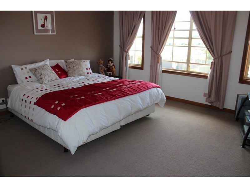 17 Colonial Circuit, Kelso NSW 2795