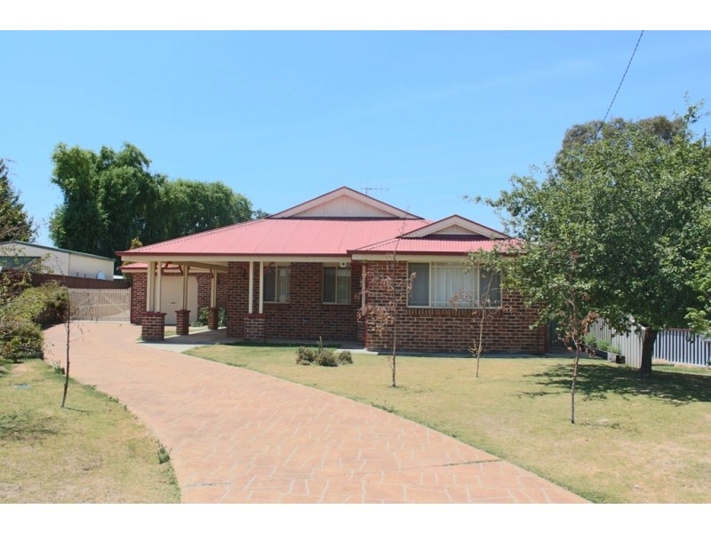 56 Hollyhock Place, Bathurst NSW 2795