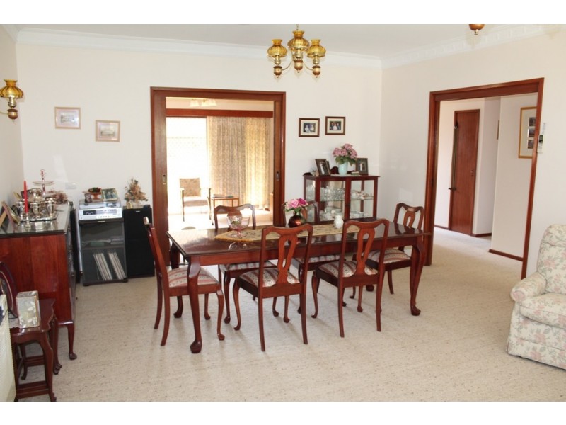 6 Dunrossil Crescent, West Bathurst NSW 2795