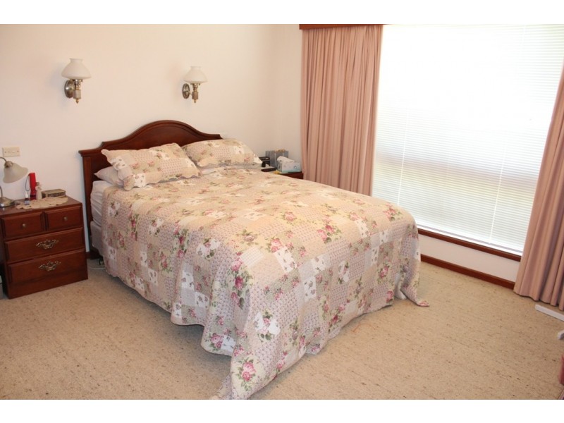 6 Dunrossil Crescent, West Bathurst NSW 2795