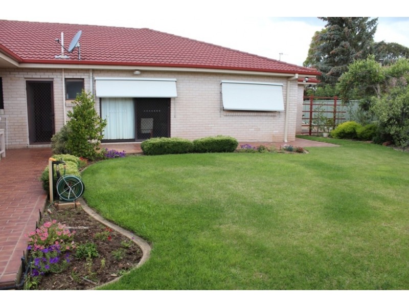 6 Dunrossil Crescent, West Bathurst NSW 2795