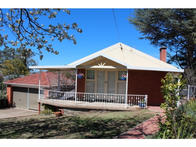 8 McKell Street, West Bathurst NSW 2795