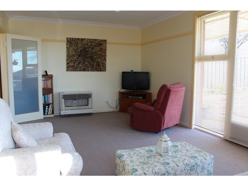 8 McKell Street, West Bathurst NSW 2795