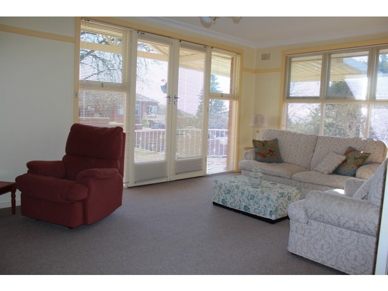 8 McKell Street, West Bathurst NSW 2795