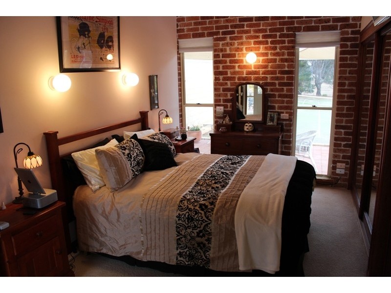 19 Lagoon Street, Bathurst NSW 2795