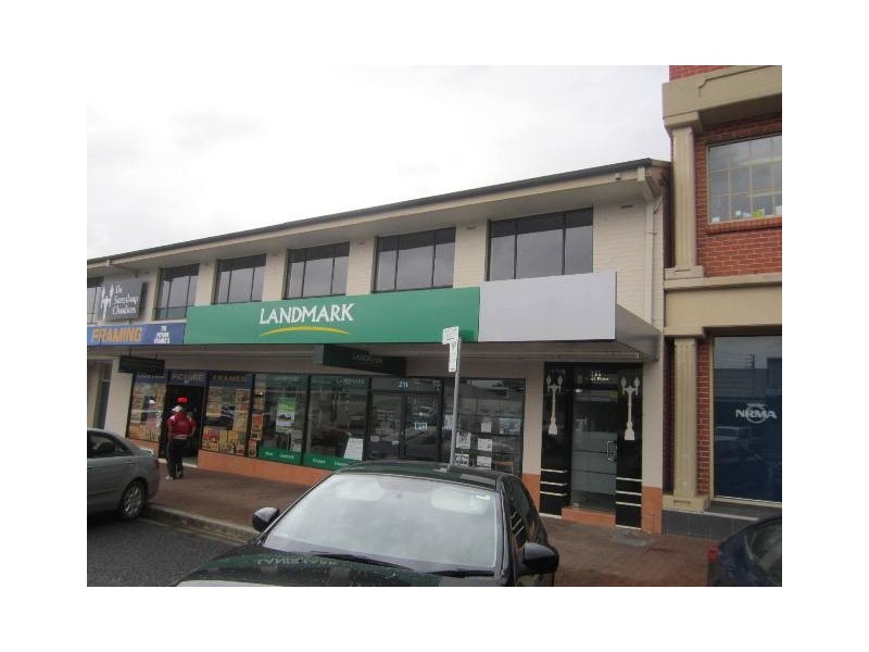 211 upstairs Howick Street, Bathurst NSW 2795
