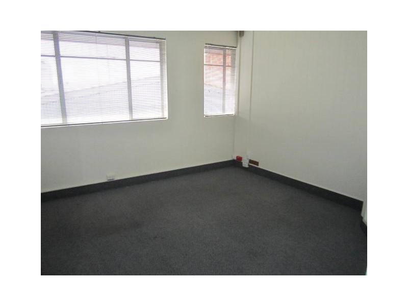 211 upstairs Howick Street, Bathurst NSW 2795