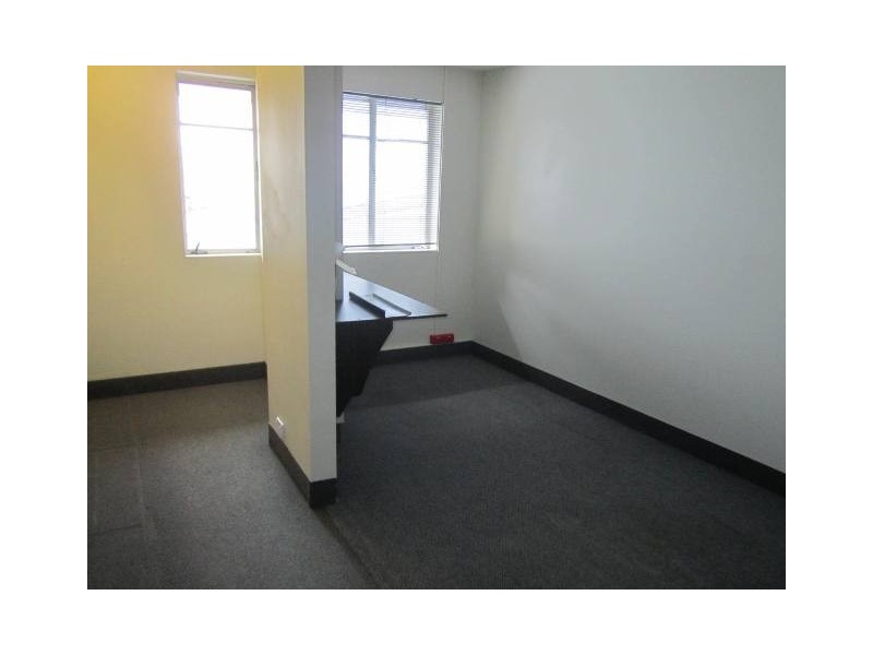 211 upstairs Howick Street, Bathurst NSW 2795