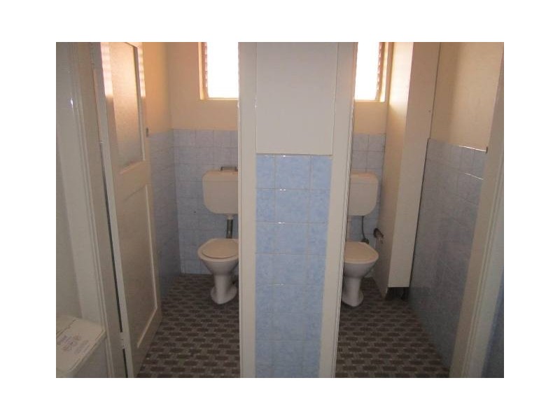 211 upstairs Howick Street, Bathurst NSW 2795