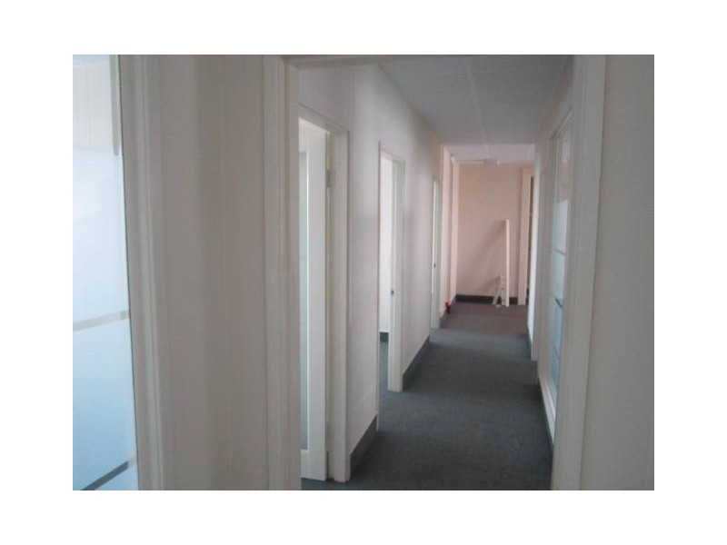 211 upstairs Howick Street, Bathurst NSW 2795