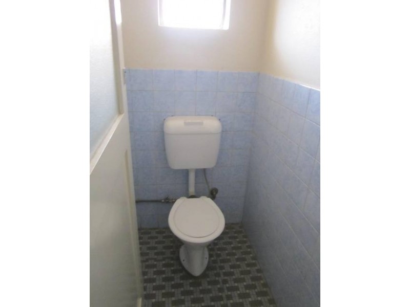 211 upstairs Howick Street, Bathurst NSW 2795