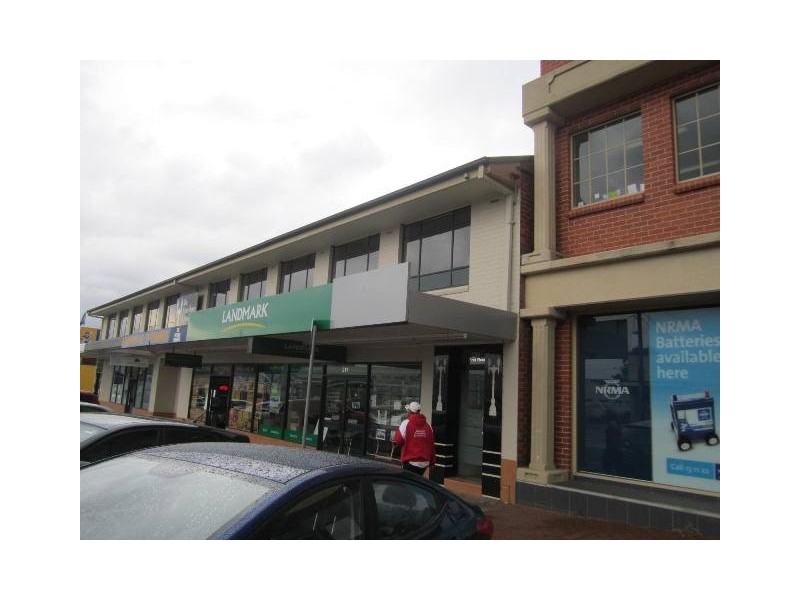 211 upstairs Howick Street, Bathurst NSW 2795
