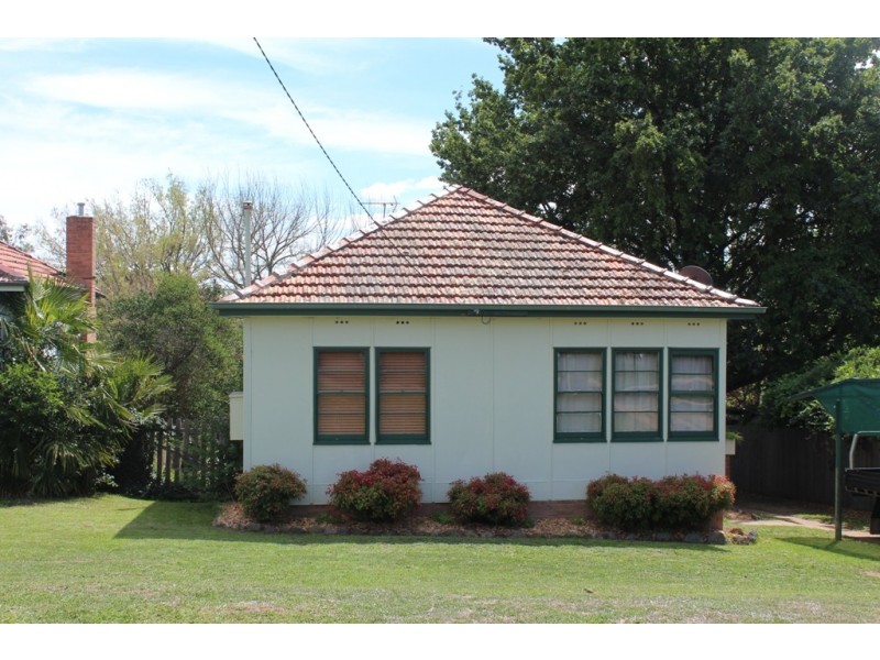 11 Daly Street, Bathurst NSW 2795