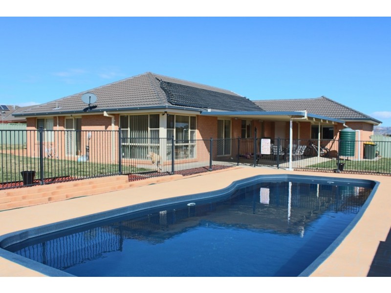 19 Ashworth Drive, Kelso NSW 2795