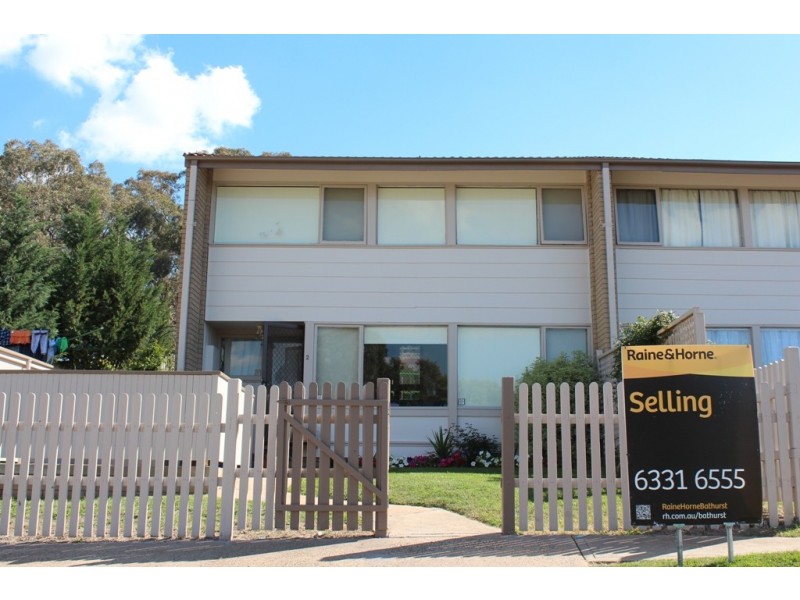 2 Middlemiss Place, West Bathurst NSW 2795