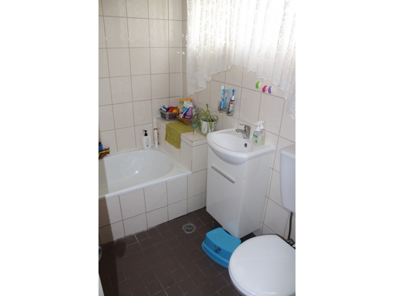 2 Middlemiss Place, West Bathurst NSW 2795