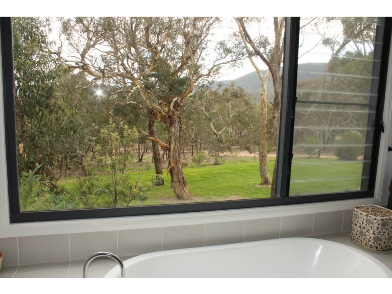 37 Valley View Close, Bathurst NSW 2795