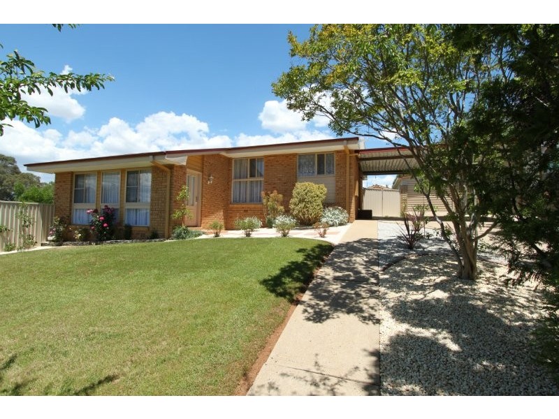 15 Rutherford Place, Bathurst NSW 2795